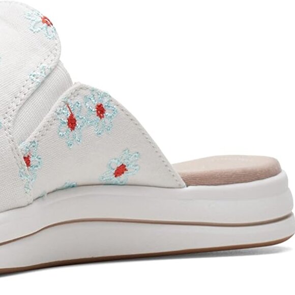 Clarks Women's Breeze Shore Loafer size 8.5-Brand New With Box - Picture 2 of 6